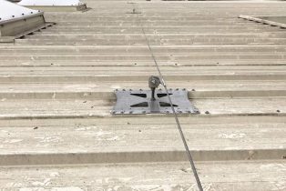 Vorrichtung mit Drahtseil - Dachsicherheit